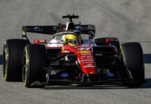 Льюис Хэмилтон: В команде все сосредоточены на работе Lewis Hamilton