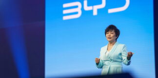 В концерне BYD подтвердили переговоры с Формулой 1 Stella Li, BYD