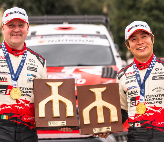 Кацута унаследовал победу после схода Невилля на последнем допе Aaron Johnston, Takamoto Katsuta