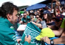 В Aston Martin надеются, что Алонсо останется в команде Fernando Alonso