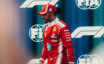 Хэмилтон отрицает, что настаивал на изменениях в Ferrari Lewis Hamilton