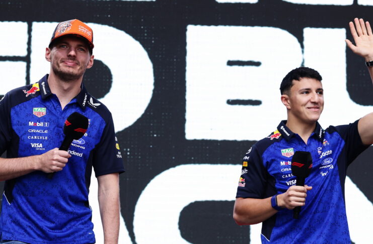 Айзек Хаджар готовится вернуться за руль Max Verstappen, Isack Hadjar
