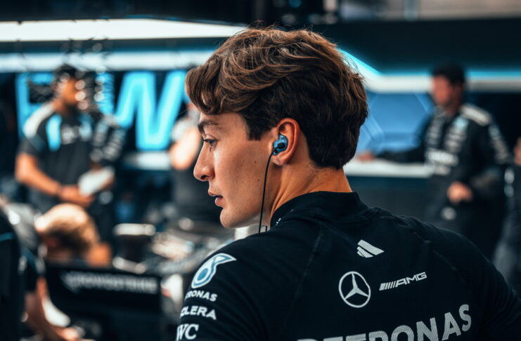 В Mercedes не понимают причины отставания Расселла George Russell