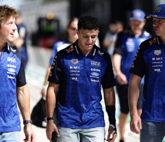 Официально: Айзек Хаджар вернётся за руль в Баку Liam Lawson, Isack Hadjar, Max Verstappen