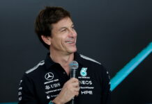 Вольфф: У наших гонщиков всегда равные шансы Toto Wolff