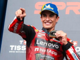 Маркес выиграл спринт и возглавил общий зачёт после схода Мартина Marc Marquez